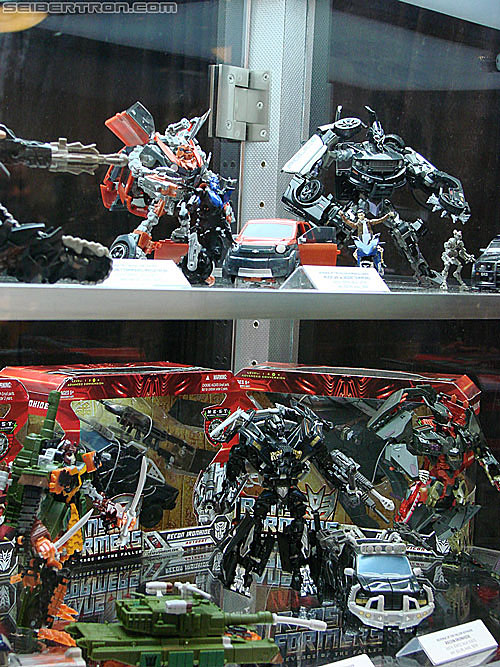 BotCon 2010: Hunt For The Decepticons toys (pt 1) - Transformers Event: DSC02770