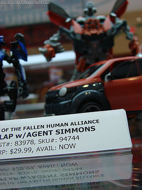 BotCon 2010: Hunt For The Decepticons toys (pt 1) - Transformers Event: DSC02772