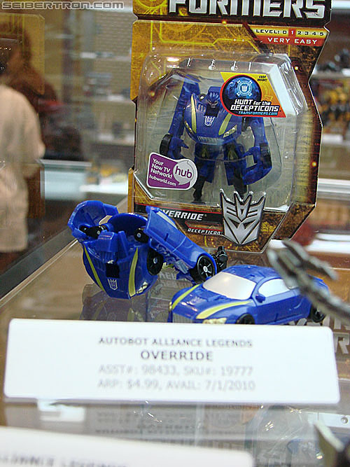 BotCon 2010: Hunt For The Decepticons toys (pt 1) - Transformers Event: DSC02777