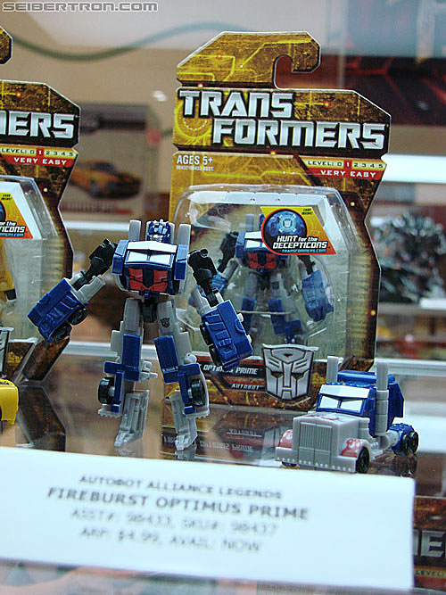BotCon 2010: Hunt For The Decepticons toys (pt 1) - Transformers Event: DSC02782