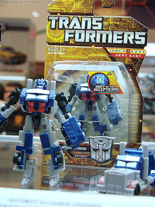 BotCon 2010: Hunt For The Decepticons toys (pt 1) - Transformers Event: DSC02783