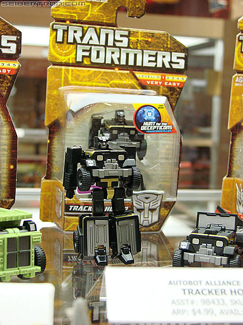 BotCon 2010: Hunt For The Decepticons toys (pt 1) - Transformers Event: DSC02788