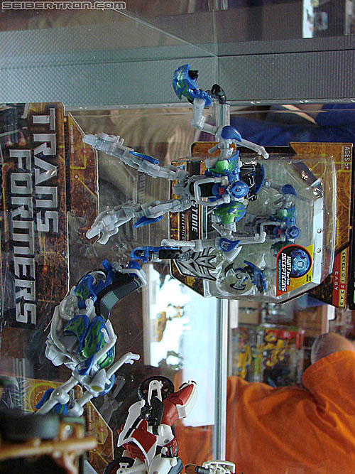 BotCon 2010: Hunt For The Decepticons toys (pt 1) - Transformers Event: DSC02819