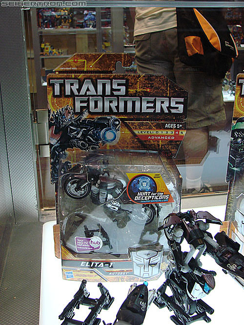 BotCon 2010: Hunt For The Decepticons toys (pt 1) - Transformers Event: DSC02830