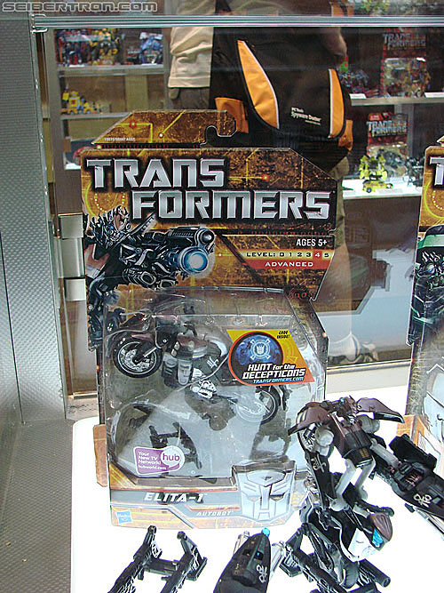 BotCon 2010: Hunt For The Decepticons toys (pt 1) - Transformers Event: DSC02831