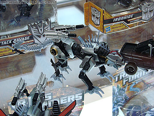BotCon 2010: Hunt For The Decepticons toys (pt 1) - Transformers Event: DSC02863