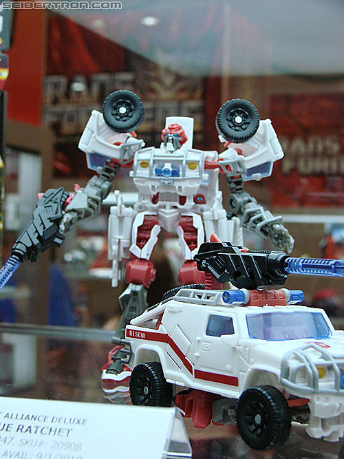 BotCon 2010: Hunt For The Decepticons toys (pt 1) - Transformers Event: DSC02932