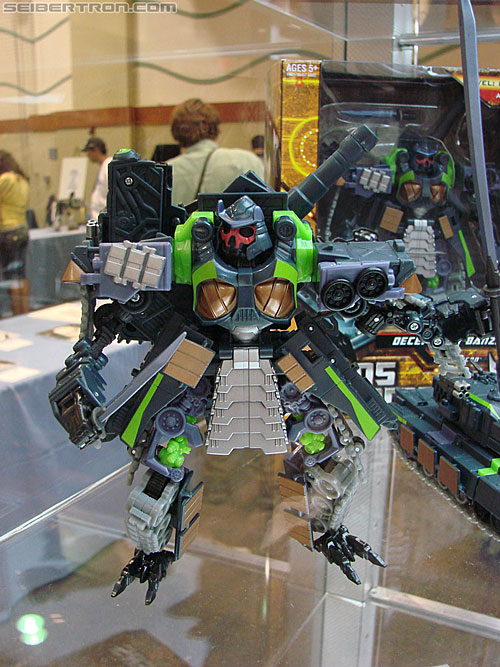 BotCon 2010: Hunt For The Decepticons toys (pt 2) - Transformers Event: DSC03266