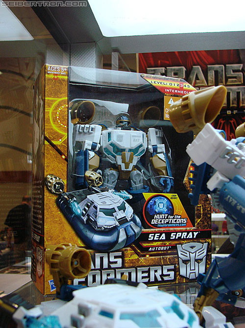 BotCon 2010 - Hunt For The Decepticons toys (pt 2)