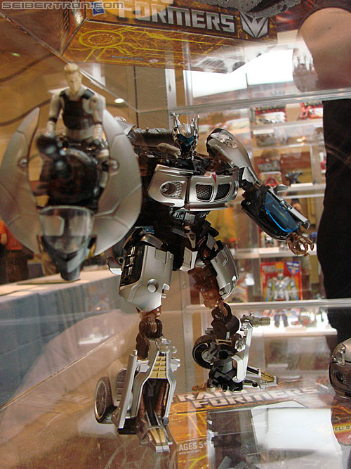 BotCon 2010 - Hunt For The Decepticons toys (pt 2)