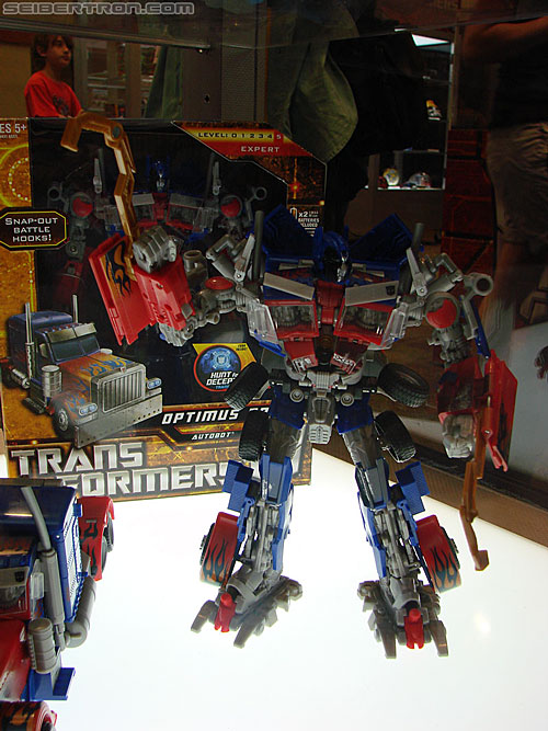 BotCon 2010: Hunt For The Decepticons toys (pt 2) - Transformers Event: DSC03294