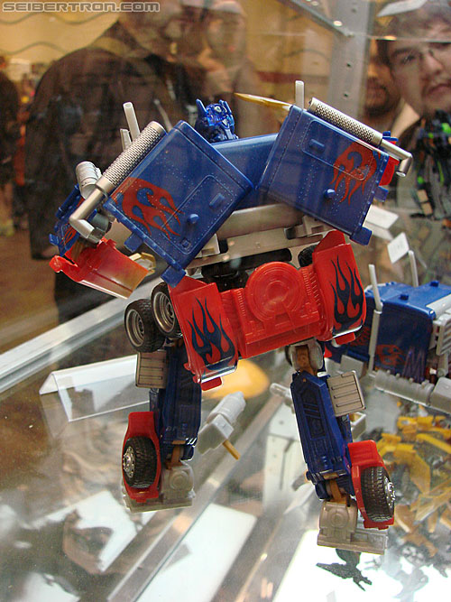 BotCon 2010 - Hunt For The Decepticons toys (pt 2)