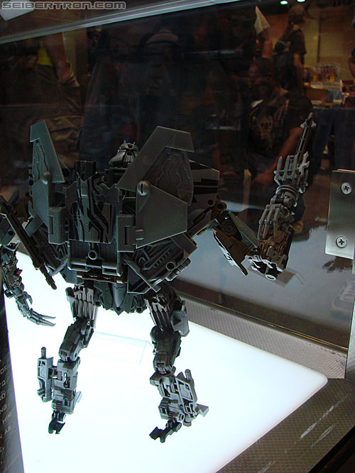 BotCon 2010: Hunt For The Decepticons toys (pt 2) - Transformers Event: DSC03359