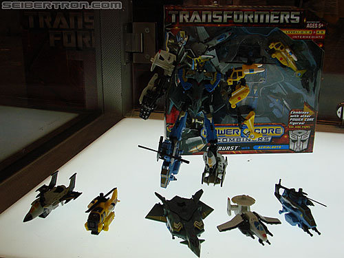 BotCon 2010: Power Core Combiners - Transformers Event: DSC03465