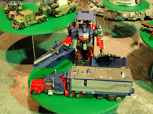Toy Fair 2011 - Transformers Cyberverse