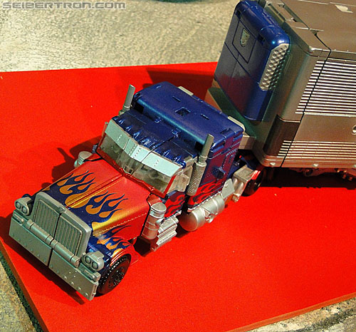 Toy Fair 2011: Dark of the Moon "Mech Tech" - Transformers Event: DSC04912