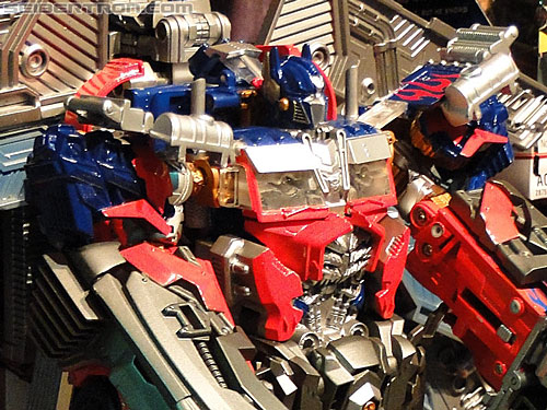 Toy Fair 2011: Dark of the Moon "Mech Tech" - Transformers Event: DSC04914a