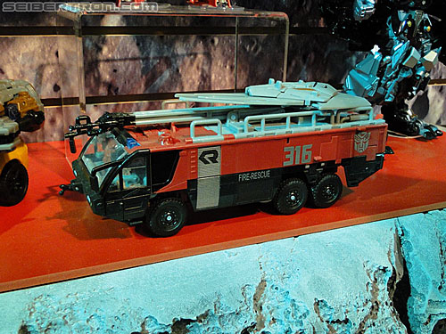 Toy Fair 2011: Dark of the Moon "Mech Tech" - Transformers Event: DSC04942
