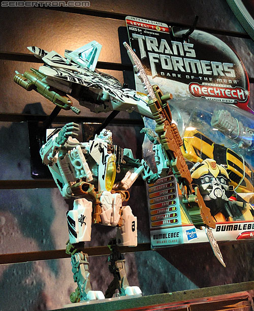 Toy Fair 2011: Dark of the Moon "Mech Tech" - Transformers Event: DSC04965