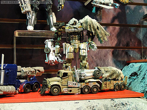 Toy Fair 2011: Dark of the Moon "Mech Tech" - Transformers Event: DSC04968