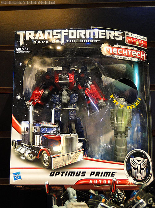 Toy Fair 2011: Dark of the Moon "Mech Tech" - Transformers Event: DSC04974
