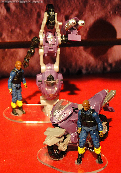 Toy Fair 2011: Mech Tech Human Alliance - Transformers Event: DSC04899