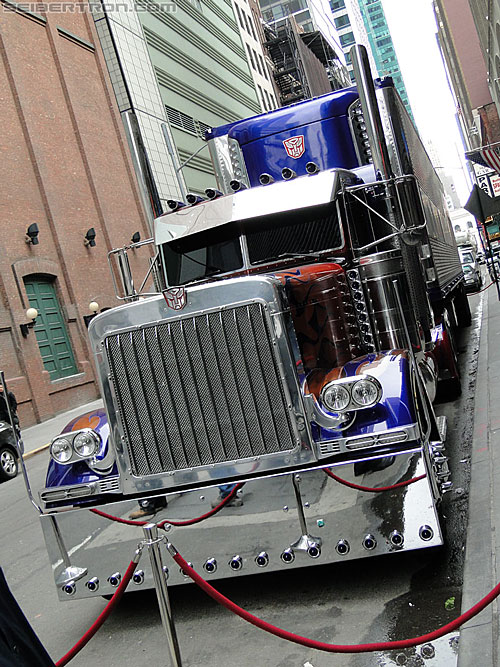 Transformers News: Toy Fair 2011 Coverage - Speed Stars and Little Bit of Everything Else! Image