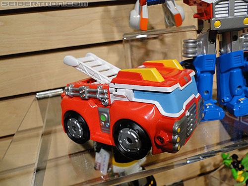 Toy Fair 2011: Playskool Heroes Transformers Rescue Bots - Transformers Event: DSC05185
