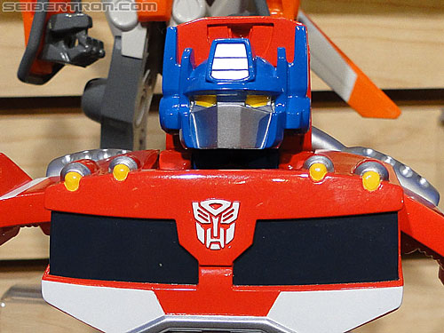 Toy Fair 2011 - Playskool Heroes Transformers Rescue Bots