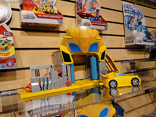 Toy Fair 2011: Playskool Heroes Transformers Rescue Bots - Transformers Event: DSC05191