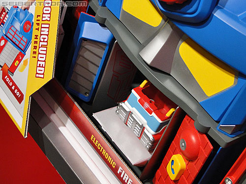 Toy Fair 2011: Playskool Heroes Transformers Rescue Bots - Transformers Event: DSC05197