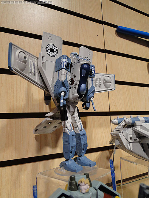 Toy Fair 2011: Miscellaneous - Transformers Event: DSC05170