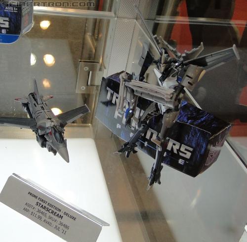 Botcon 2011: Transformers Prime Toys - Transformers Event: DSC09956a