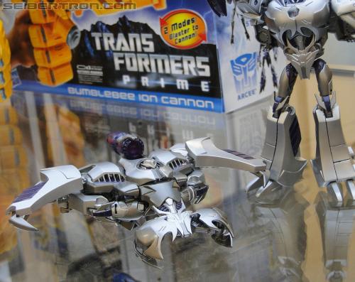 Botcon 2011: Transformers Prime Toys - Transformers Event: DSC10002