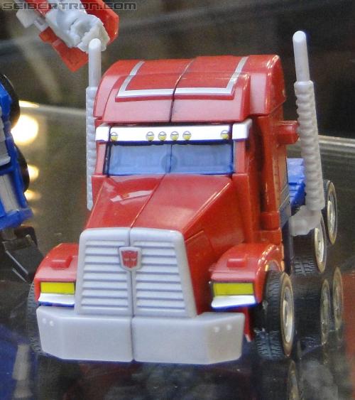 Botcon 2011: Transformers Prime Toys - Transformers Event: DSC10020