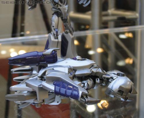 Botcon 2011: Transformers Prime Toys - Transformers Event: DSC10021