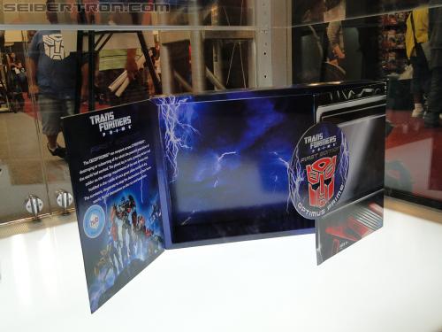 Botcon 2011: Transformers Prime Toys - Transformers Event: DSC10029