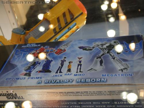 Botcon 2011: Transformers Prime Toys - Transformers Event: DSC10043