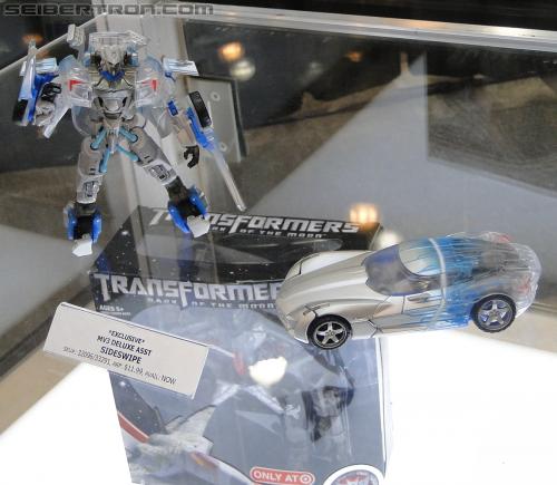 Botcon 2011: Transformers Retail Exclusives Display Area - Transformers Event: DSC09824