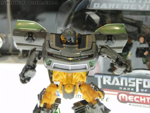 Botcon 2011: Transformers Retail Exclusives Display Area - Transformers Event: DSC09828