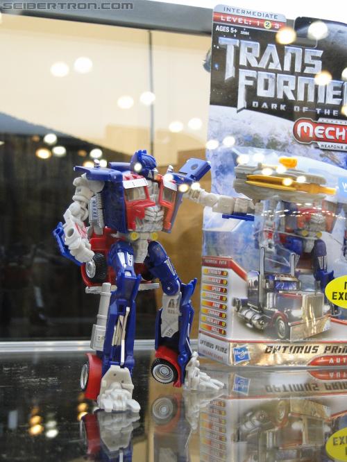 Botcon 2011: Transformers Retail Exclusives Display Area - Transformers Event: DSC09839