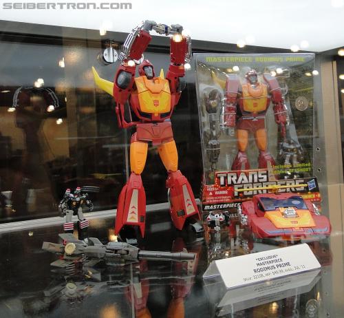 Botcon 2011: Transformers Retail Exclusives Display Area - Transformers Event: DSC09847a