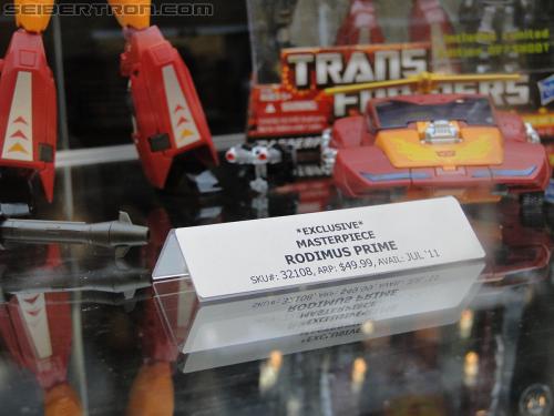 Botcon 2011: Transformers Retail Exclusives Display Area - Transformers Event: DSC09848