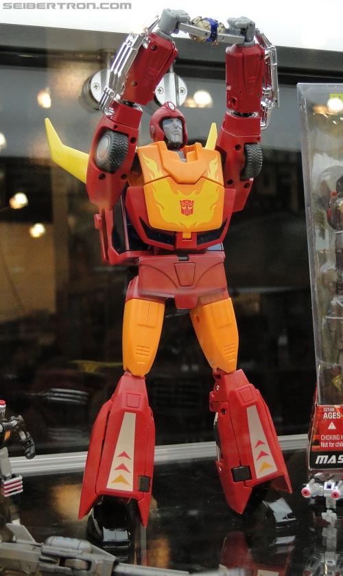 Botcon 2011: Transformers Retail Exclusives Display Area - Transformers Event: DSC09855a