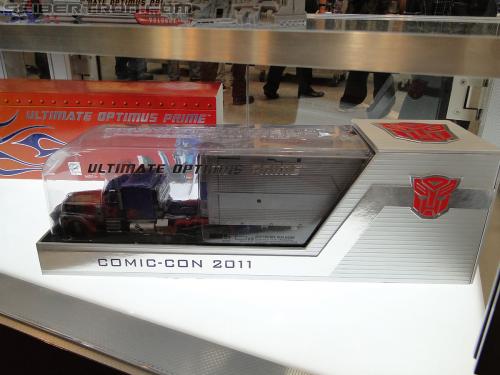 Botcon 2011: Transformers Retail Exclusives Display Area - Transformers Event: DSC10000