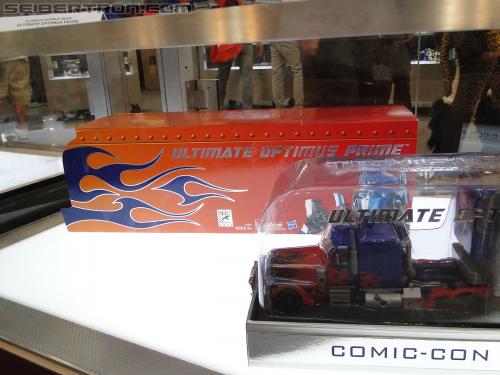 Botcon 2011: Transformers Retail Exclusives Display Area - Transformers Event: DSC10003