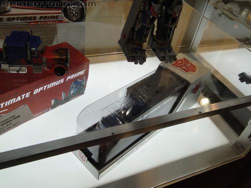 Botcon 2011: Transformers Retail Exclusives Display Area - Transformers Event: DSC10005