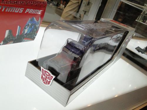 Botcon 2011: Transformers Retail Exclusives Display Area - Transformers Event: DSC10007