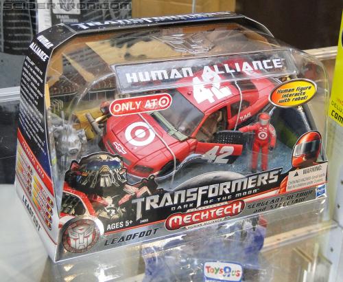 Botcon 2011: Transformers Retail Exclusives Display Area - Transformers Event: DSC10025