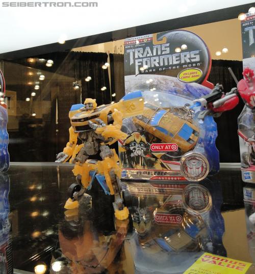 Botcon 2011: Transformers Retail Exclusives Display Area - Transformers Event: DSC10038